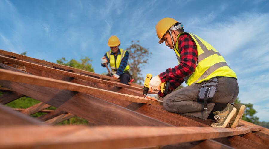 Professional gutter cleaning in Maynard, IA